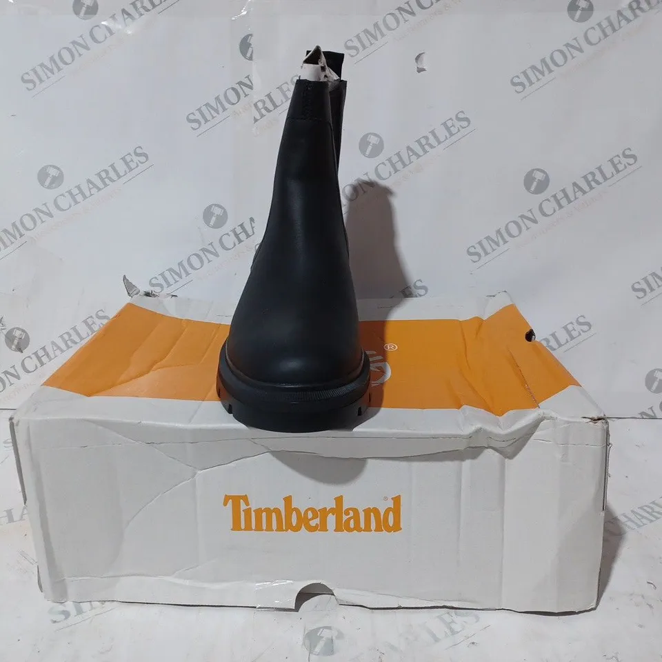 BOXED PAIR OF TIMBERLAND CORTINA VALLEY CHELSEA BOOTS IN BLACK UK SIZE 7