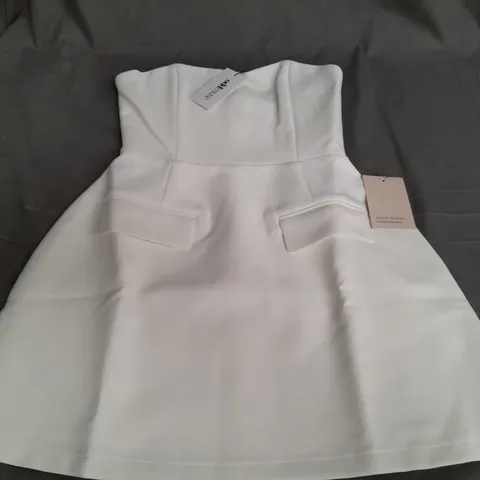 ODDMUSE STRAPLESS DRESS IN WHITE - S