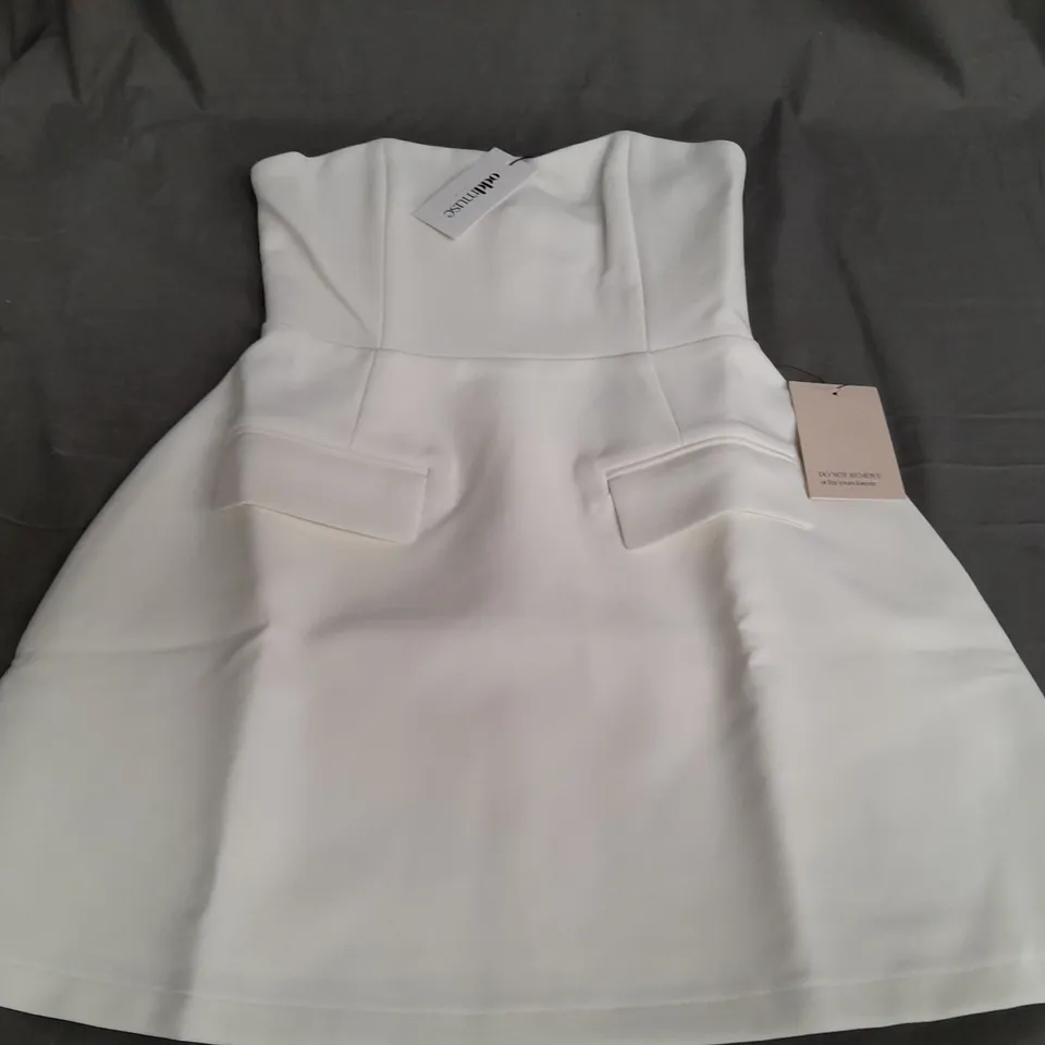ODDMUSE STRAPLESS DRESS IN WHITE - S