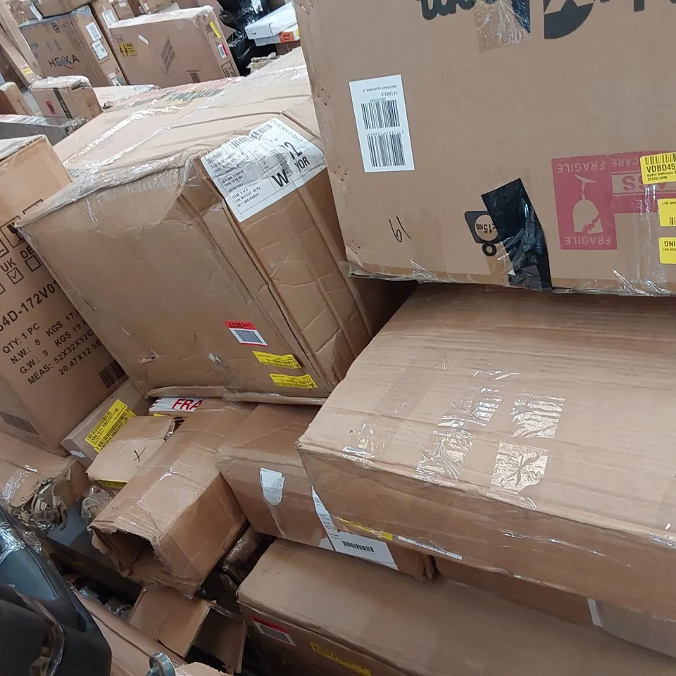 PALLET OF ASSORTED FURNITURE PARTS