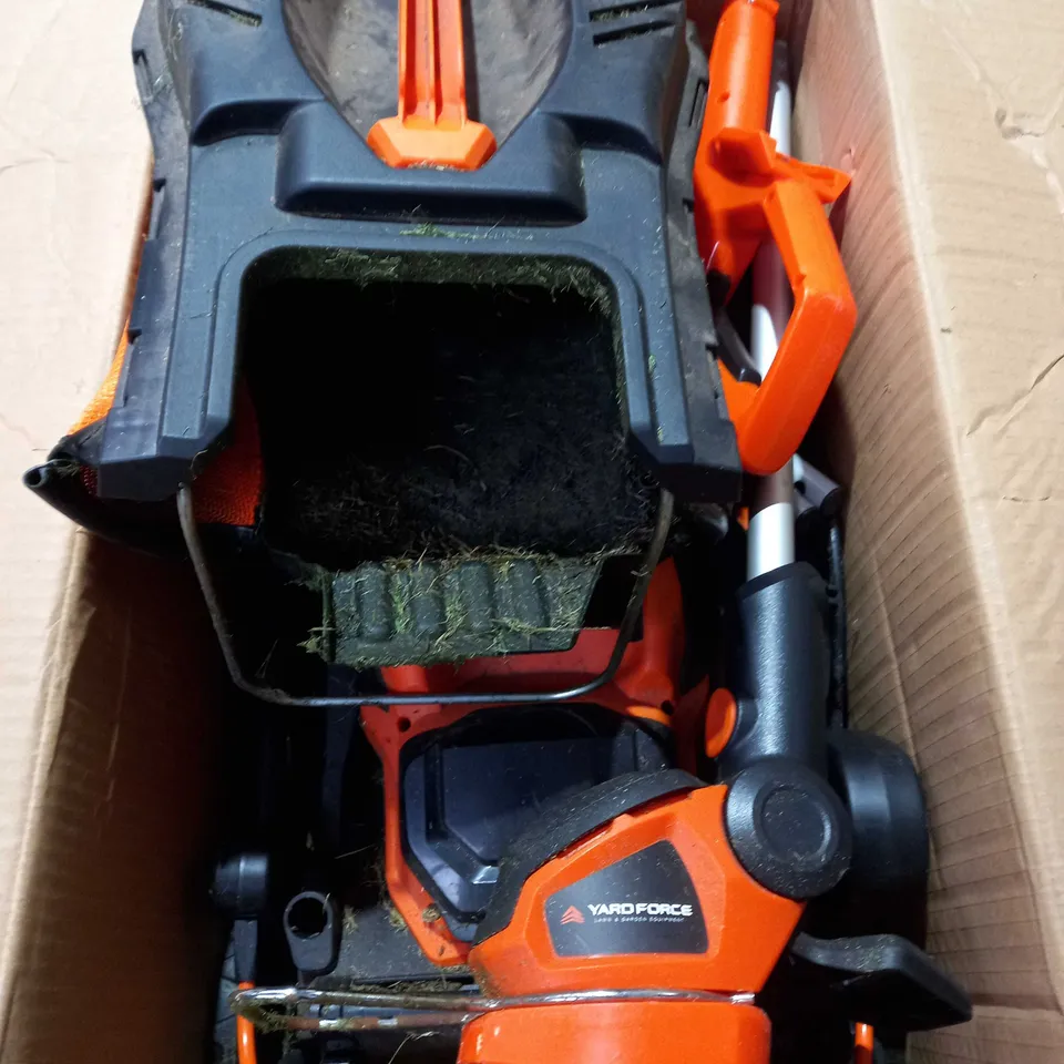 BOXED YARD FORCE 32CM LAWNMOWER AND TRIMMER
