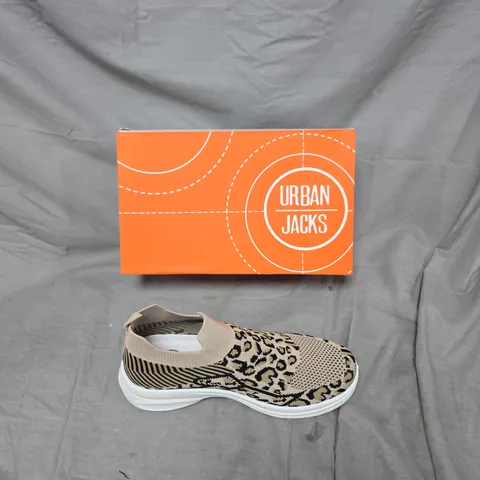 URBAN JACKS LEOPARD PRINT SLIP-ON KNIT SNEAKERS – UK SIZE 7 