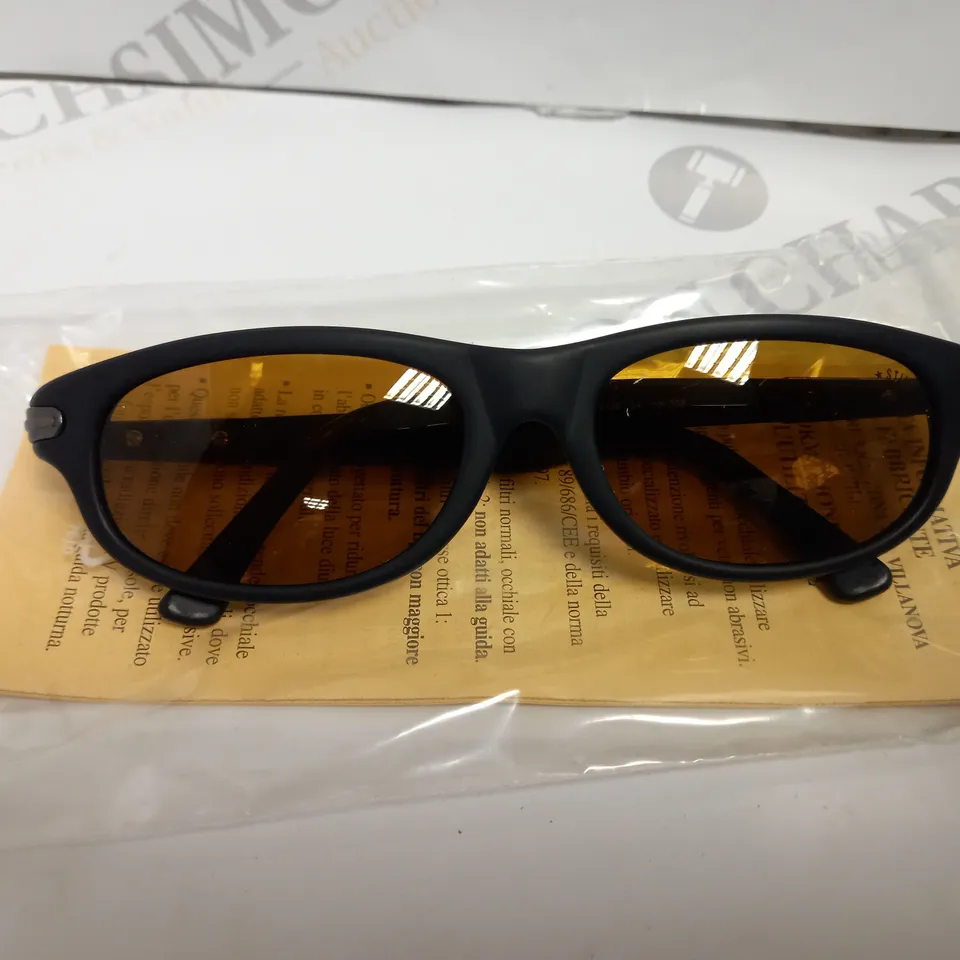 APPROXIMATELY 10 DIERRE STING SUNGLASSES