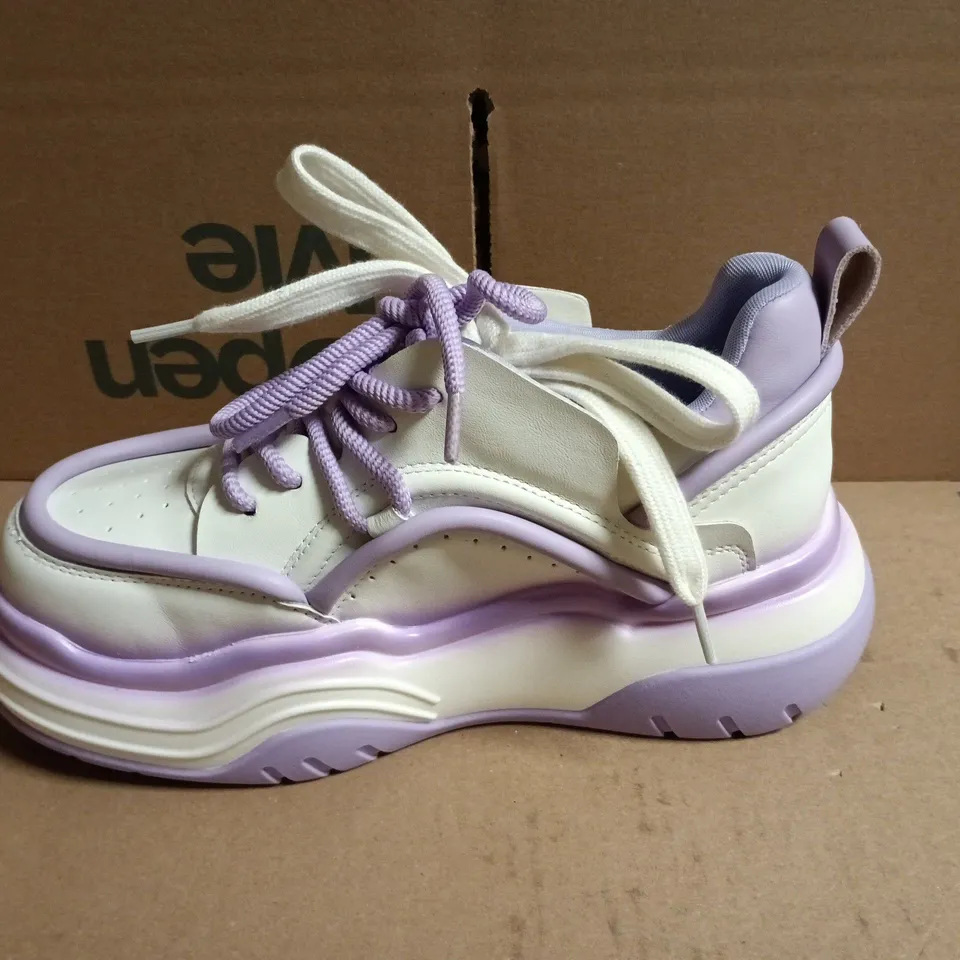 UNBOXED KOI WOMEN'S LILAC & CREAM PLATFORM TRAINERS - 245 / 1.5