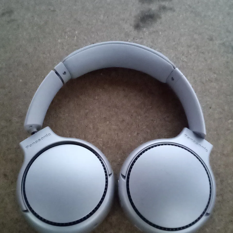 BOXED PANASONIC CBS DEEP NOISE CANCELLING HEADPHONES 