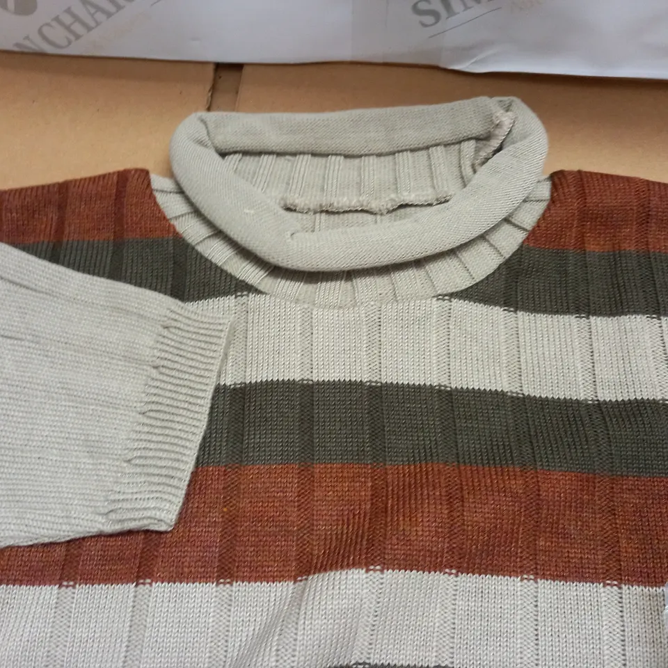 LOT OF APPROXIATELY 26 AS NEW STRIPED JUMPERS - SIZE UNSPECIFIED