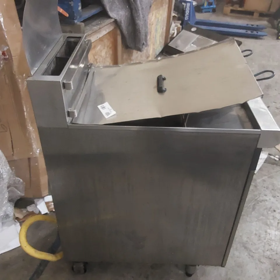 BLUE SEAL VEE RAY COMMERCIAL GAS FRYER