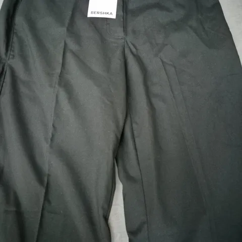 BERSHKA SLIM FIT TROUSERS IN BLACK SIZE UK 14