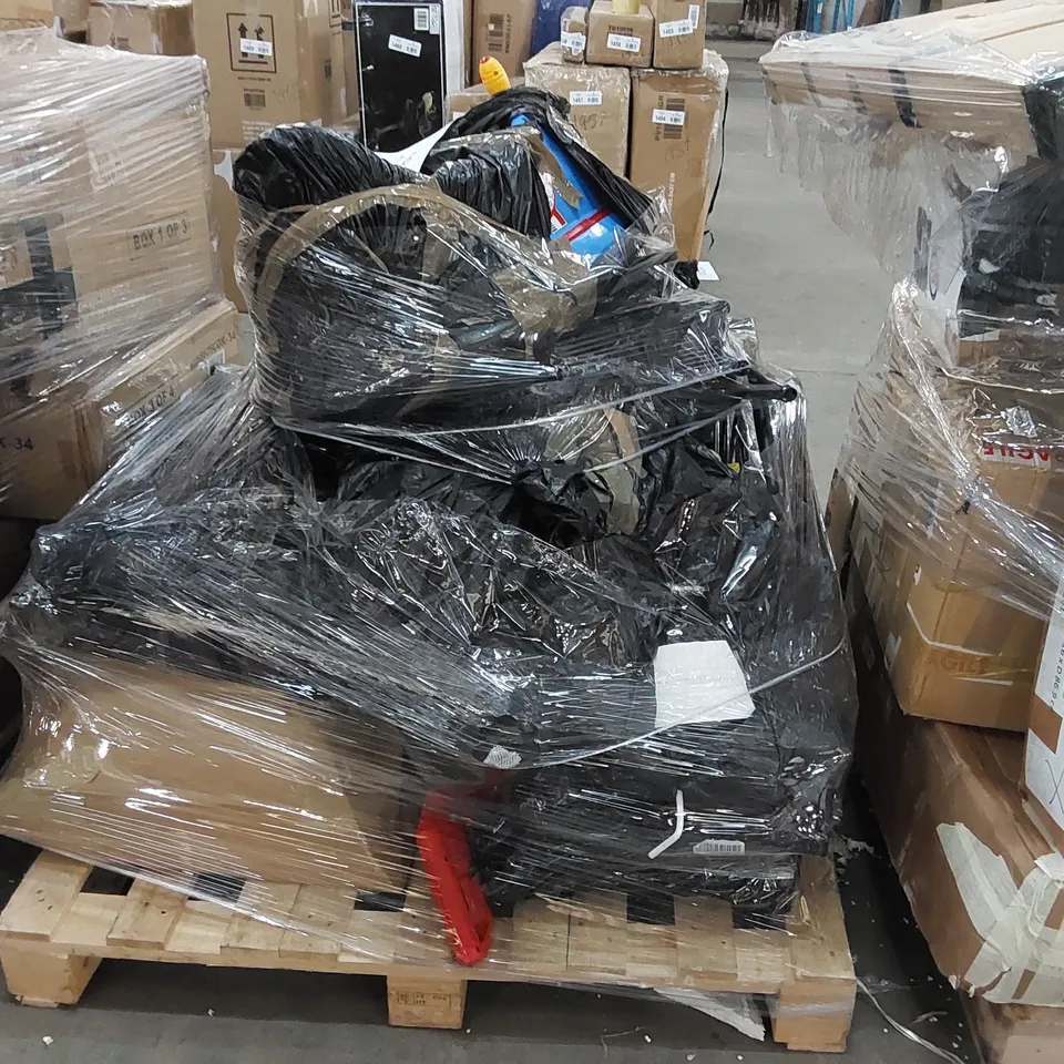 PALLET OF ASSORTED FURNITURE PARTS/CONSUMER PRODUCTS 
