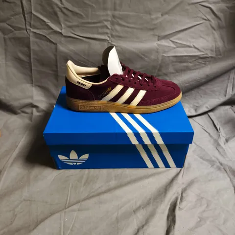 BOXED PAIR OF ADIDAS BURGUNDY SUEDE SNEAKERS – MEN'S UK 5