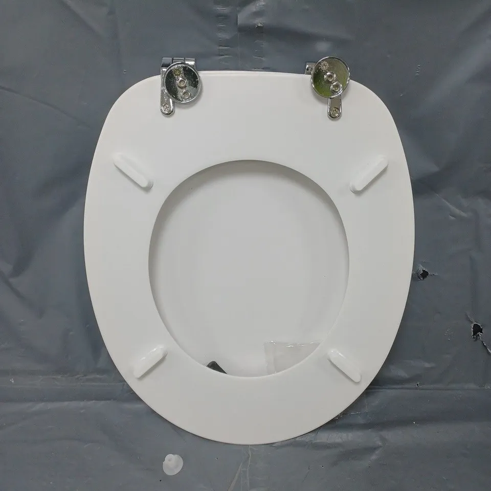 BOXED HOME SHAKER STYLE TOILET SEAT 