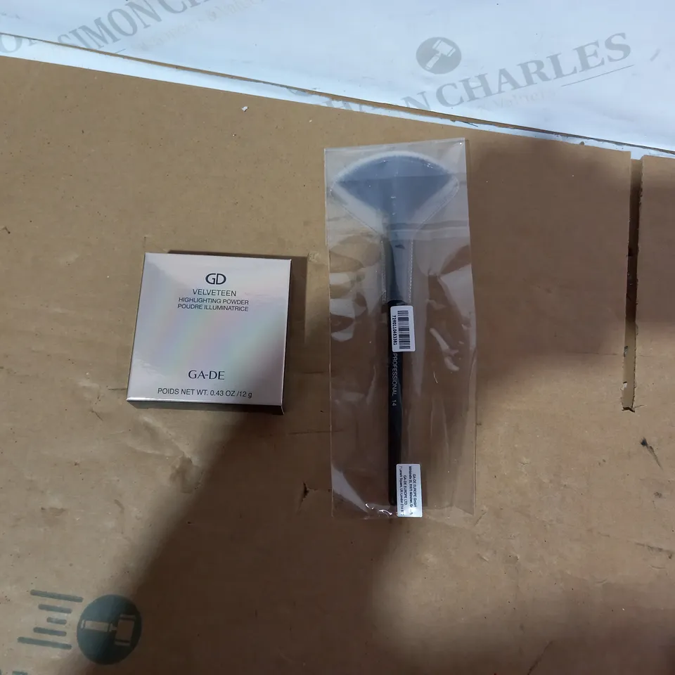 BOXED GD VELVETEEN HIGHLIGHTING POWDER AND BRUSH