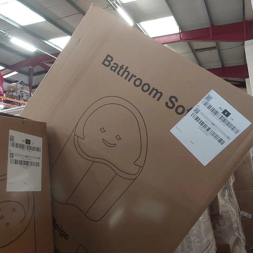 PALLET CONTAINING A LARGE QUANTITY OF MULTIFUNCTIONAL BATHROOM SOFAS, SMILE FACE BATHROOM SOFAS ECT