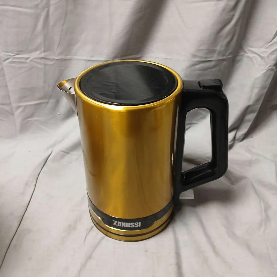 ZANUSSI CORDLESS KETTLE – GOLD & BLACK, 1.7L, 2200W – BOXED
