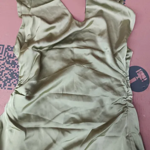 WHITE FOX BET IT YOU REGRET IT HALTER MINI DRESS IN MATCHA SIZE LARGE