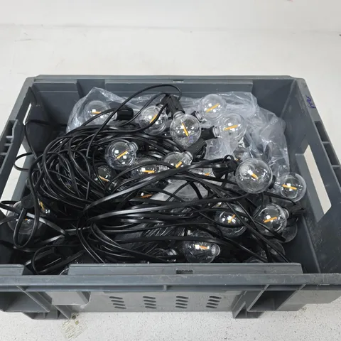 TOTE OF APPROXIMATELY 20 BULB LIGHTS