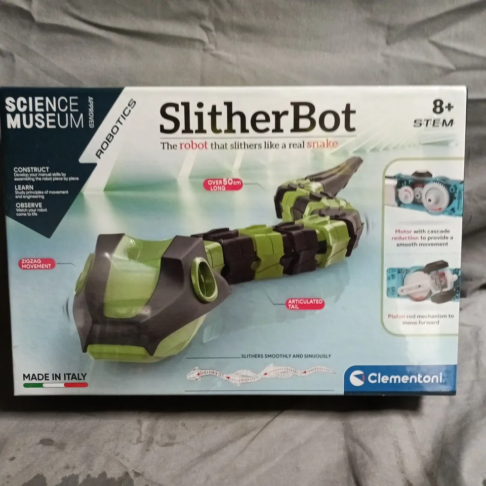 SLITHERBOT – THE ROBOT THAT SLITHERS LIKE A REAL SNAKE (SCIENCE MUSEUM / CLEMENTONI)