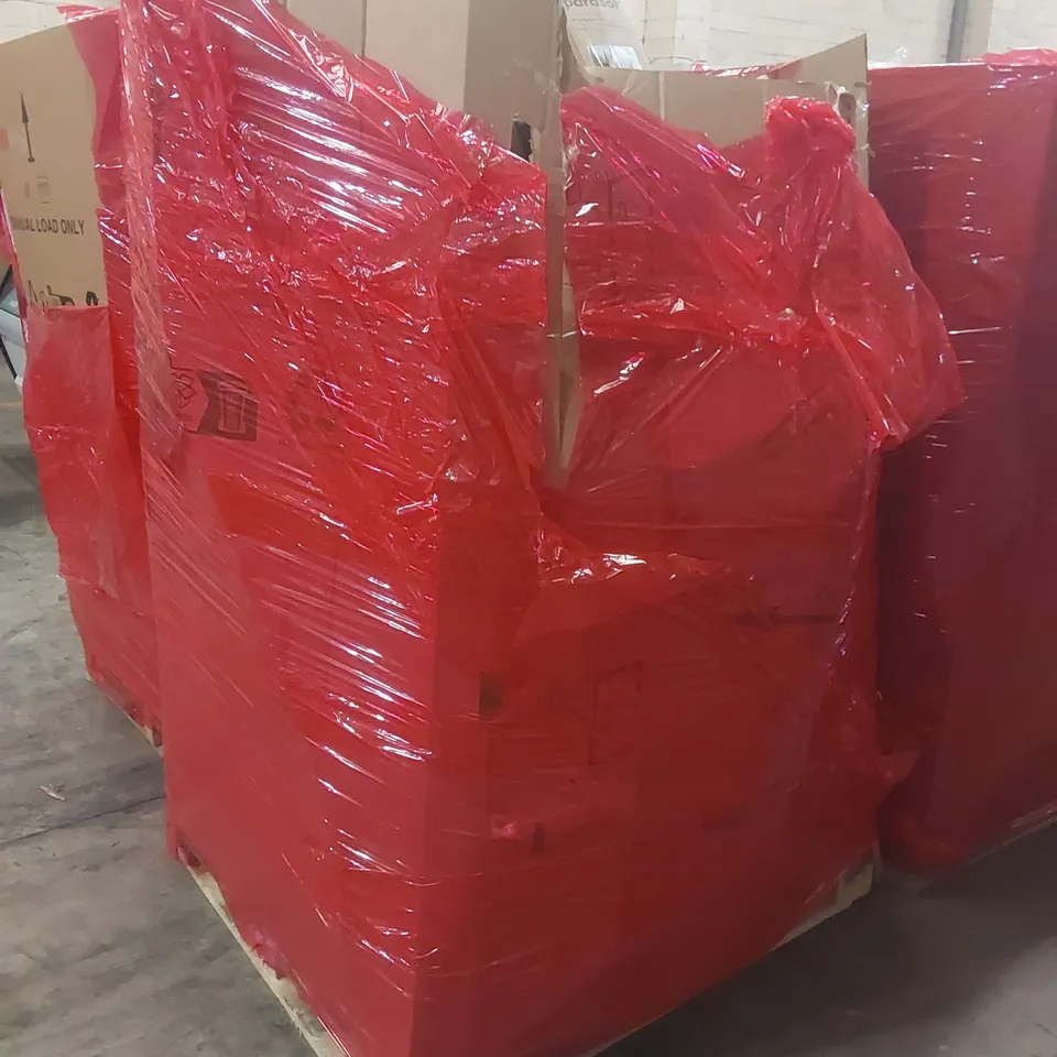 PALLET CONTAINING A VERY LARGE QUANTITY OF ASSORTED ITEMS INCLUDING: GARDEN PARASOL, ACACIA WOOD TRAY, BICYCLE MUD GUARD ECT