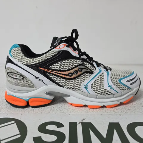 SAUCONY PROGRID RUNNING SHOES – UK SIZE 8