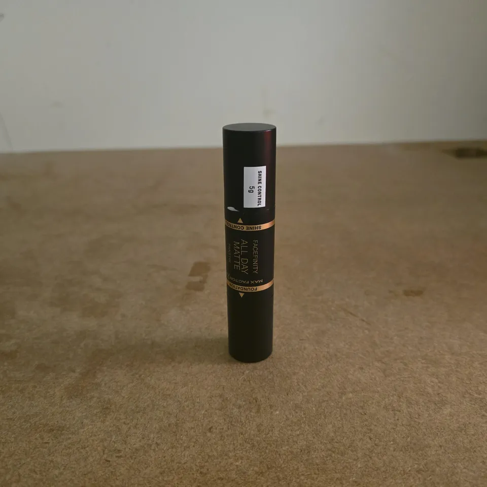 MAX FACTOR X FACEFINITY 2 IN 1 FOUNDATION WARM ALMOND (6G) + SHINE CONTROL 5G