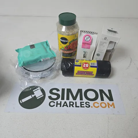 APPROXIMATELY 12 ASSORTED HOUSEHOLD ITEMS TO INCLUDE MIRACLEGRO ALL PURPOSE PLANT FOOD, NATURAL FLOW BABY BOTTLE, HEAVY DUTY REFUSE SACKS, ETC