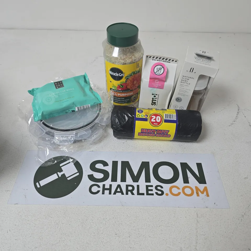APPROXIMATELY 12 ASSORTED HOUSEHOLD ITEMS TO INCLUDE MIRACLEGRO ALL PURPOSE PLANT FOOD, NATURAL FLOW BABY BOTTLE, HEAVY DUTY REFUSE SACKS, ETC
