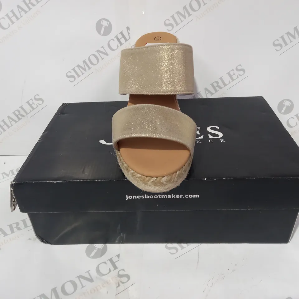 BOXED PAIR OF JONES OPEN TOE WEDGE SANDALS IN METALLIC GOLD UK SIZE 5