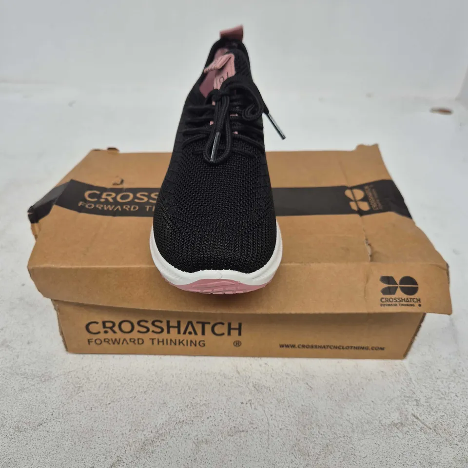 BOXED PAIR OF CROSSHATCH RIDGEWAY TRAINERS IN BLACK/PINK - UK 4