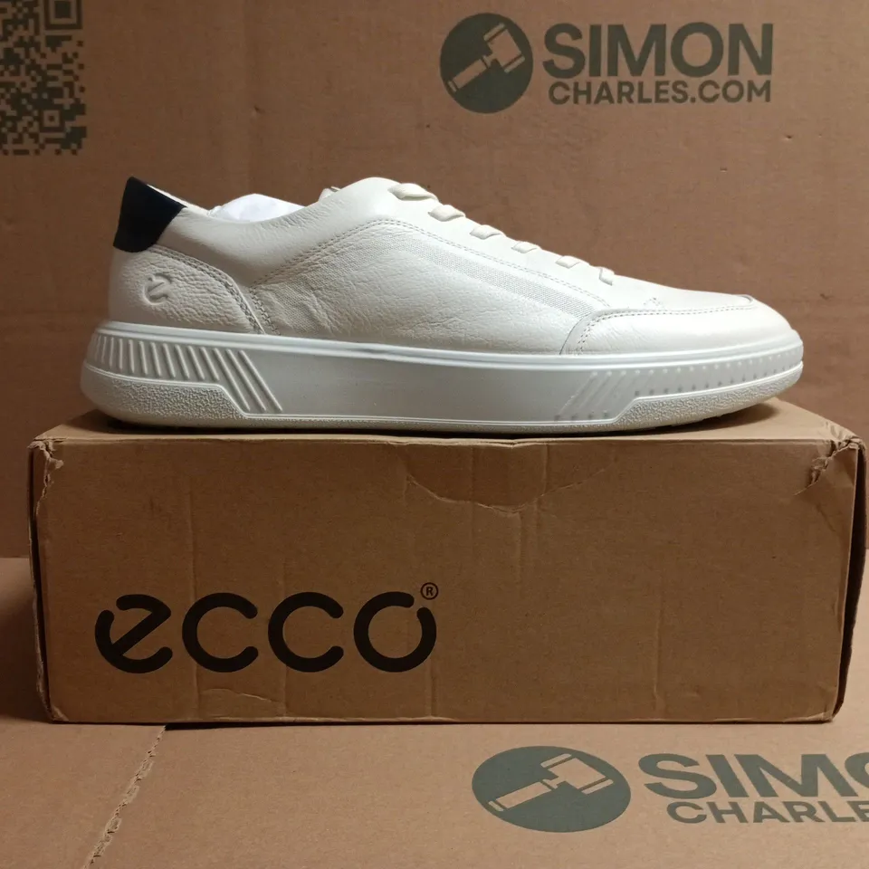 BOXED PAIR OF ECCO MOVE ANATOMICAL FIT SHOES IN WHITE/BLACK SIZE UK 12-12.5