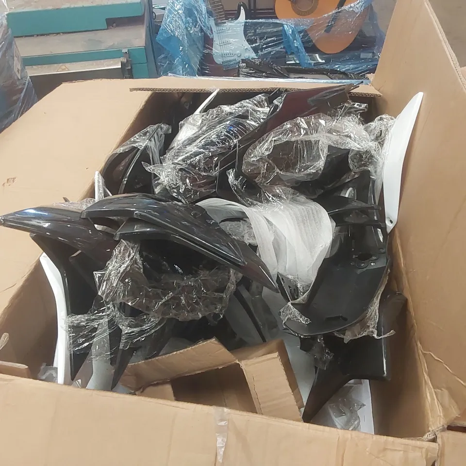 PALLET CONTAINING A VERY LARGE QUANTITY OF ASSORTED ITEMS INCLUDING: MINI QUADBIKE/DIRTBIKE PARTS, BEAN BAGS ECT