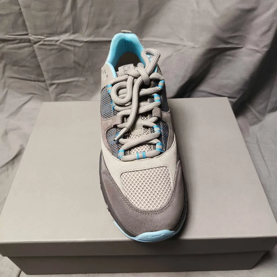 CLEENS AERO RUNNER TRAINERS IN SLATE - 9.5