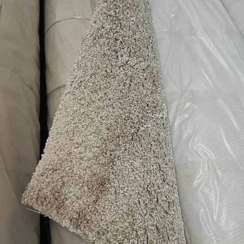 QUALITY BAGGED AND ROLLED SALERNO HONEY CARPET - APPROXIMATELY LENGTH 3.3M WIDTH 4M 