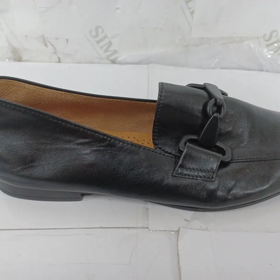 PAIR OF GABOR SLIP ON SHOES IN BLACK - SIZE 5.5