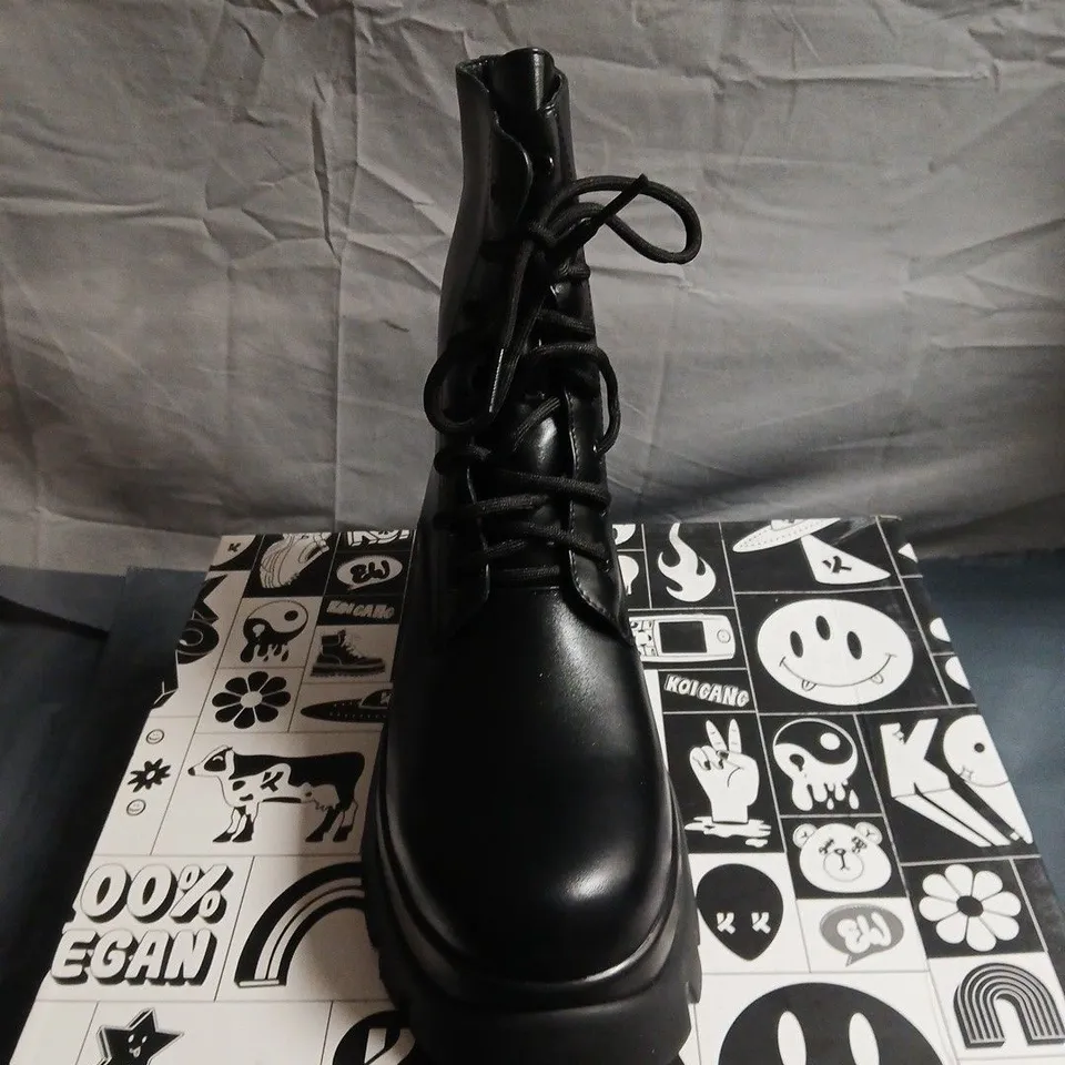 KOI RANCOR FOOTWEAR BLACK LEATHER COMBAT BOOTS – PLATFORM LUG SOLE SIZE 7
