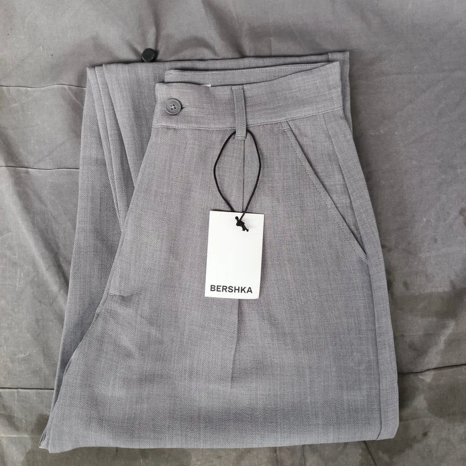 BERSHKA SUPER BAGGY TROUSERS IN GREY SIZE 30