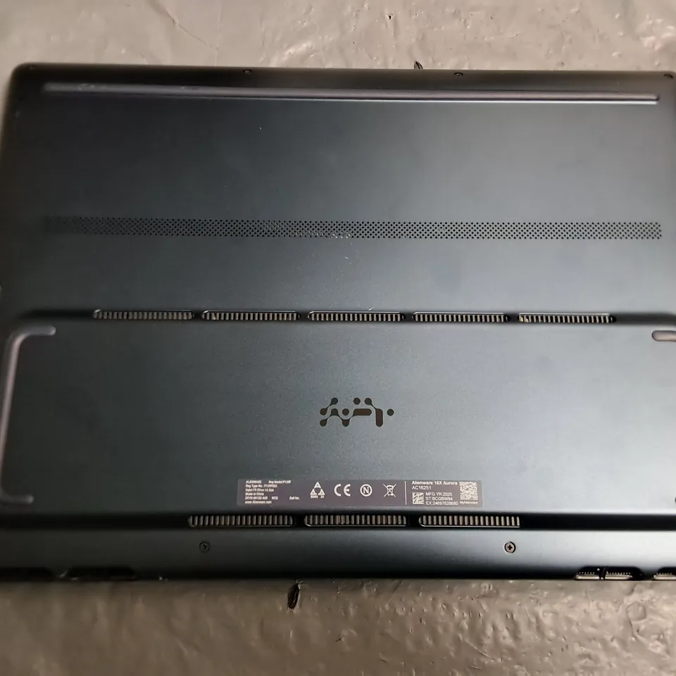 UNBOXED ALIENWARE 16X AURORA INTEL I-9 275HX 1TB STORAGE 32GB RAM 8GB GRAPHICS IN NAVY
