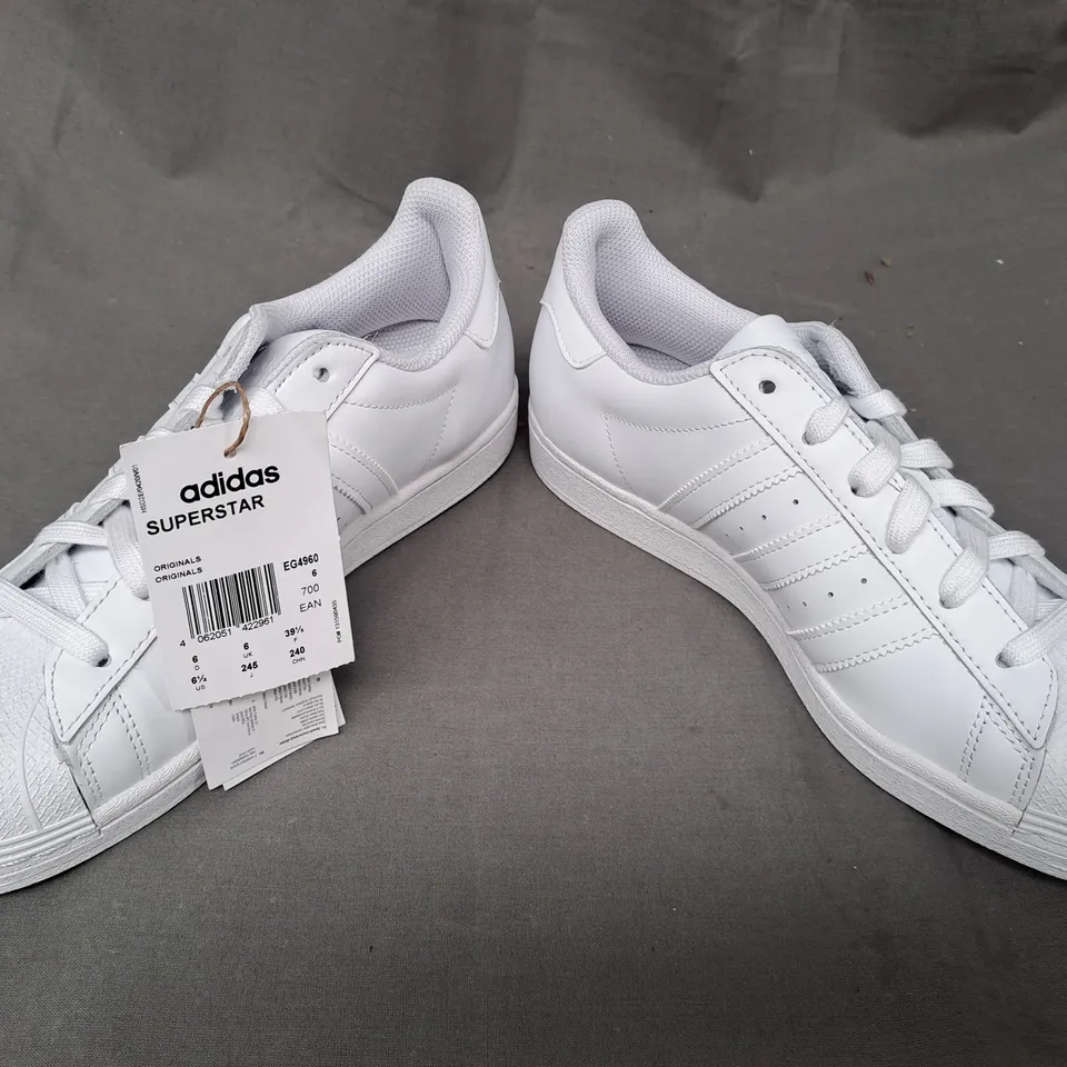 BOXED PAIR OF ADIDAS SUPERSTAR SHOES IN WHITE UK SIZE 6