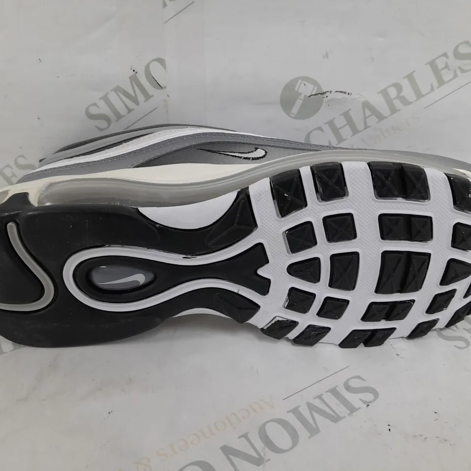 PAIR OF NIKE 97s IN GREY/WHITE - UK 7