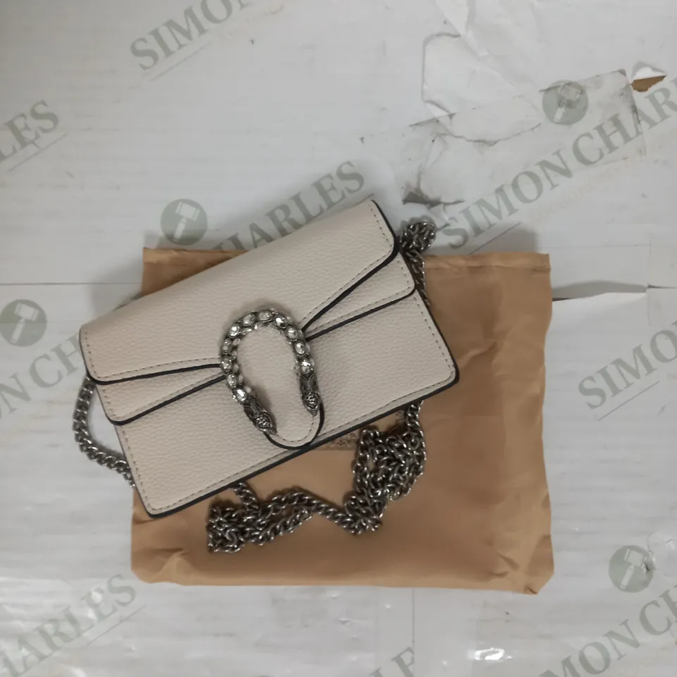 GUCCI MINI CHAIN LEATHER HANDBAG IN OFF WHITE AND BLACK