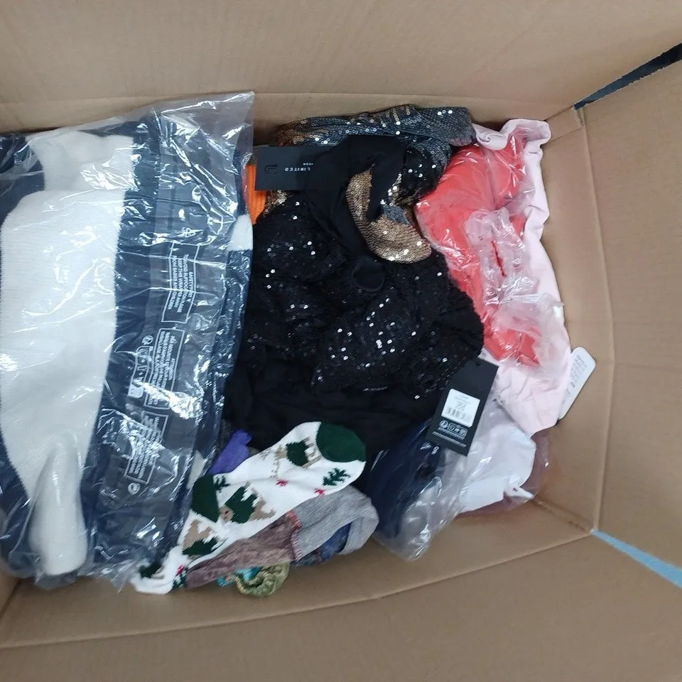 BOX OF ASSORTED CLOTHING ITEMS TO INCLUDE LEGGINGS, SWEATERS, SOCKS ETC 