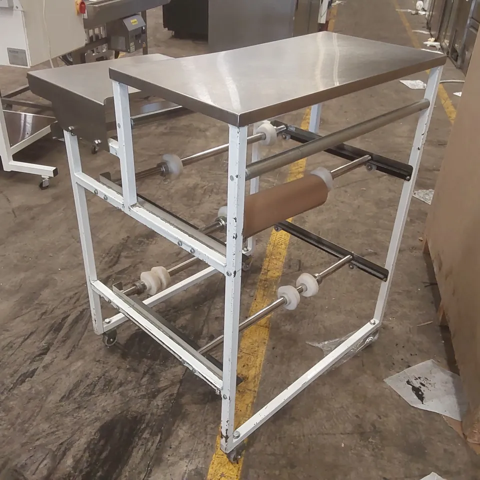 COMMERCIAL PACKAGING TABLE