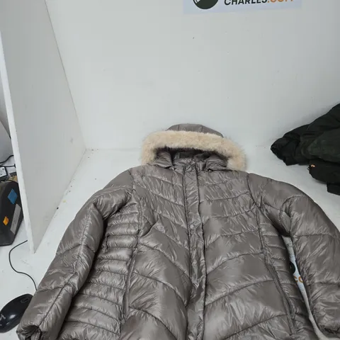 VALISSIΓRE WOMEN'S DOWN PUFFER COAT WITH FUR TRIM β SIZE XL