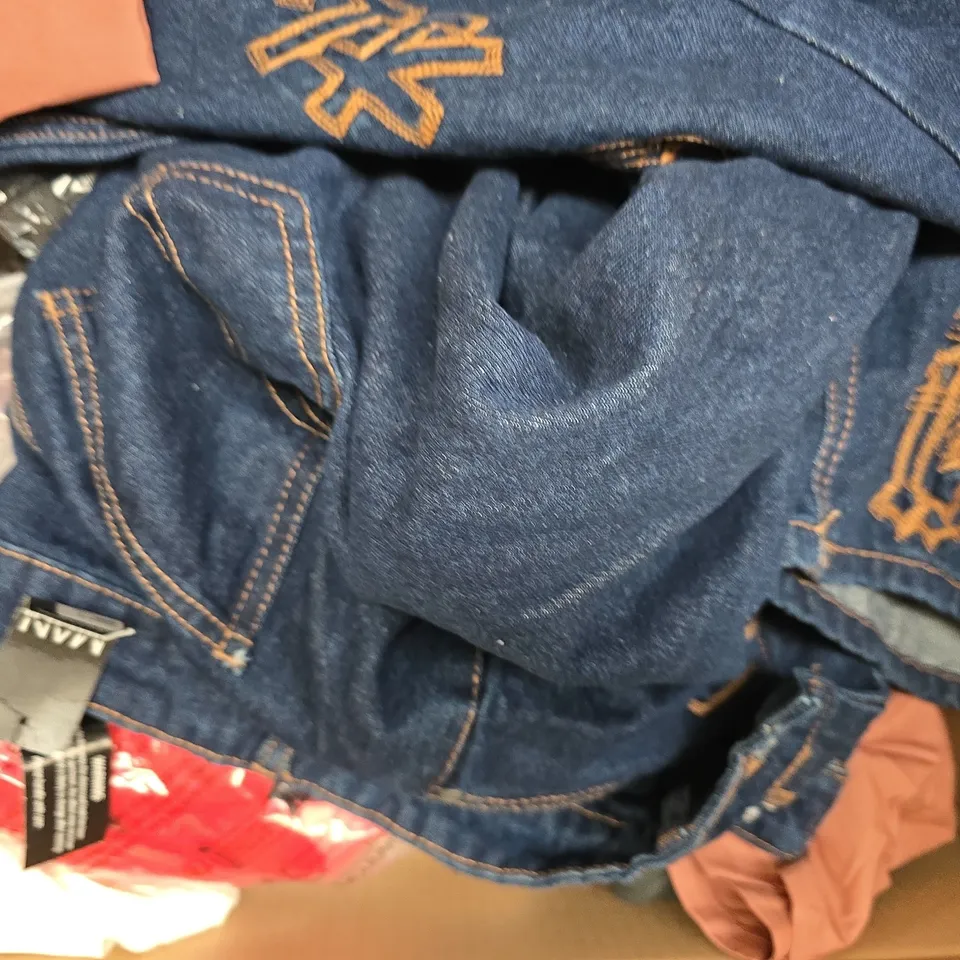 APPROXIMATELY 20 ASSORTED CLOTHING AND FASHION PRODUCTS IN VARIOUS STYLES AND SIZES - COLLECTION ONLY