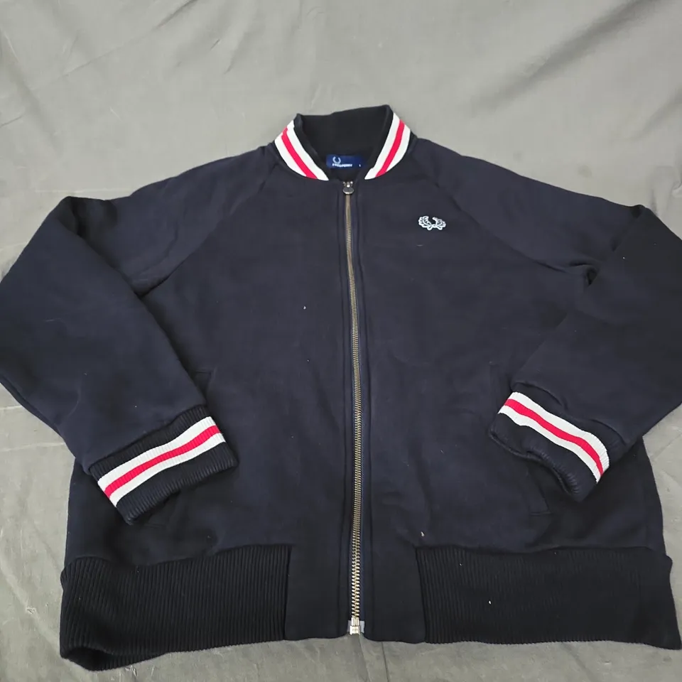 FRED PERRY NAVY BOMBER JACKET – UK LARGE (L)