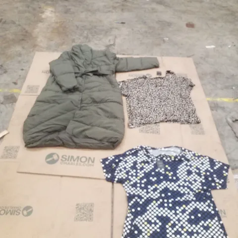 PALLET OF APPROXIMATELY 304 BRAND NEW WOMEN'S QUALITY DESIGNER CLOTHING ITEMS TO INCLUDE; JD WILLIAM'S TWIST SLEEVE TOP, JD WILLIAM'S TWIST DRAPE TOP, JD WILLIAM'S PADDED COAT