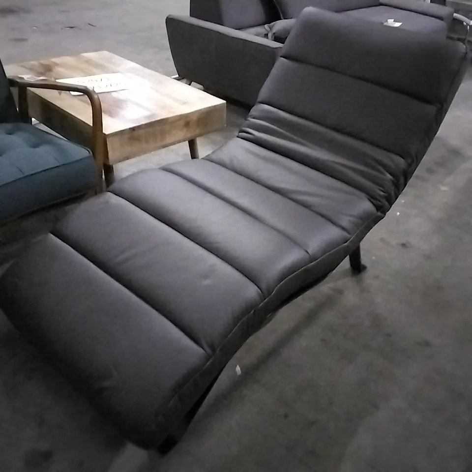TEXAS CHAISE LOUNGE IN ANILINE-LEATHER WITH ADJUSTABLE BACKREST