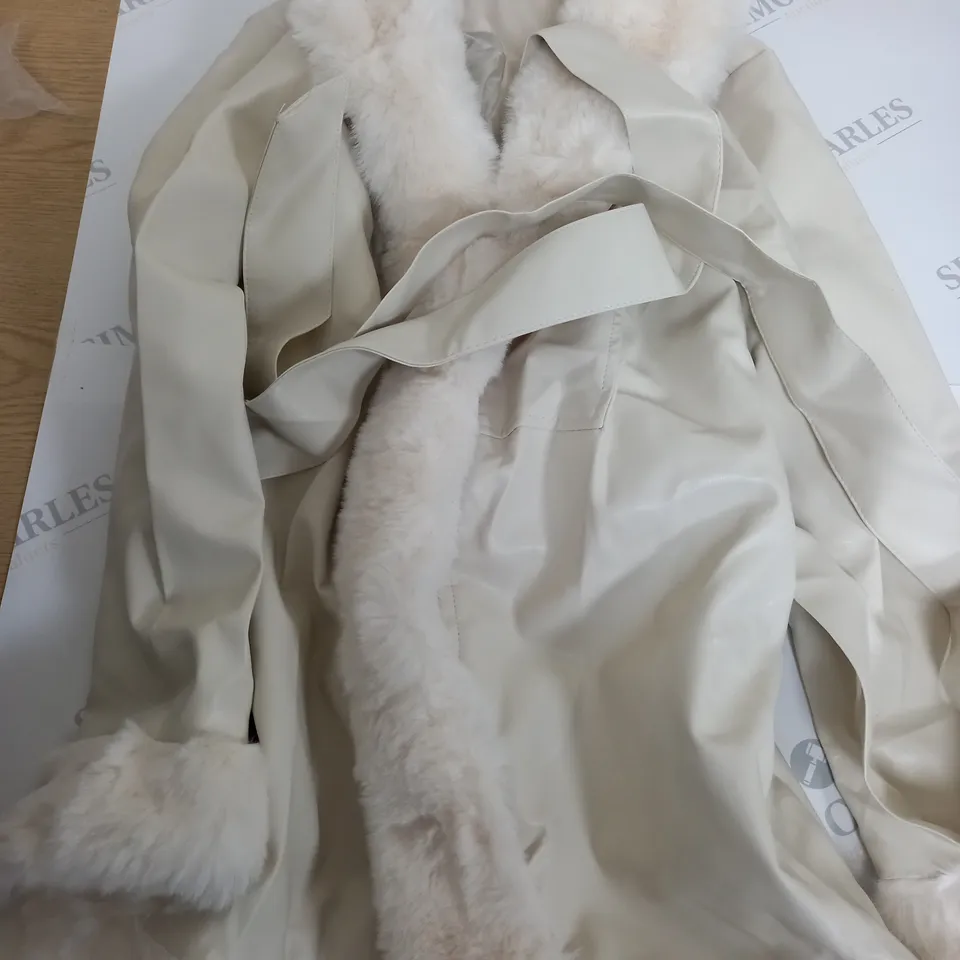CREAM LEATHER JACKET WHITE WITH FUR RLINING SIZE S