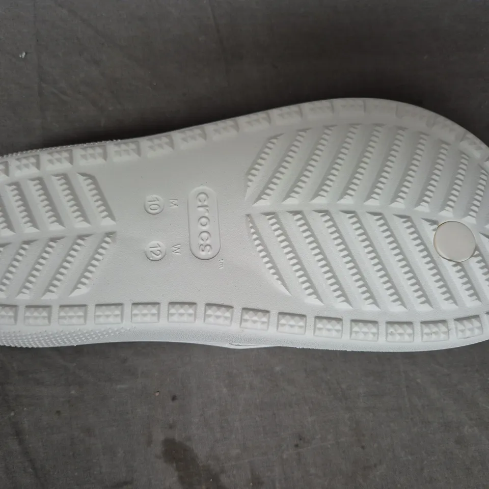 PAIR OF CROCS CLASSIC FLIP-FLOPS IN WHITE UK SIZE M9/W10