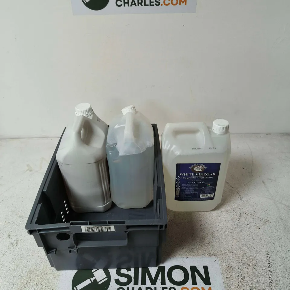 TOTE OF APPROXIMATELY 3 ASSORTED LIQUIDS TO INCLUDE: 5L WHITE VINEGAR 