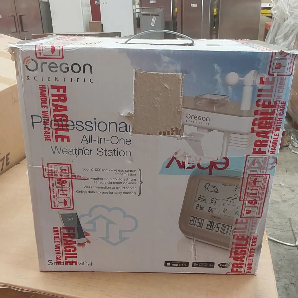 BOXED OREGON SCIENTIFIC PROFESSIONAL ALL-IN-ONE WEATHER STATION